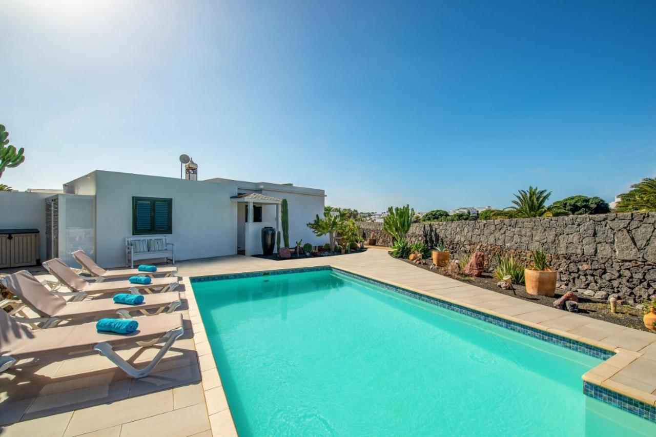 Villa Sarita Sol By Villa Plus Playa Blanca  Extérieur photo