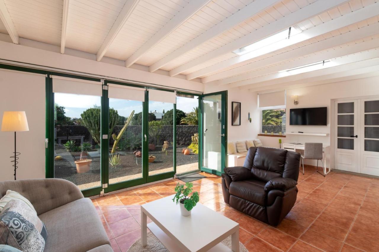 Villa Sarita Sol By Villa Plus Playa Blanca  Extérieur photo