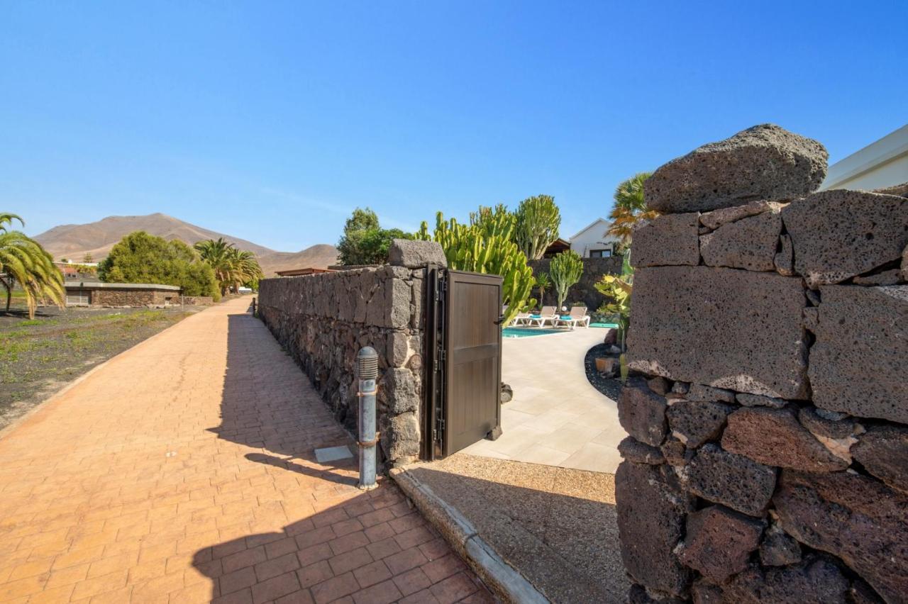 Villa Sarita Sol By Villa Plus Playa Blanca  Extérieur photo
